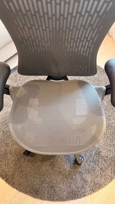 Herman Miller Mirra 2 - Офис Стол - Като Нов!