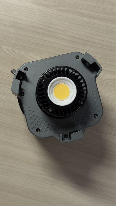 Amaran 60d постоянный свет