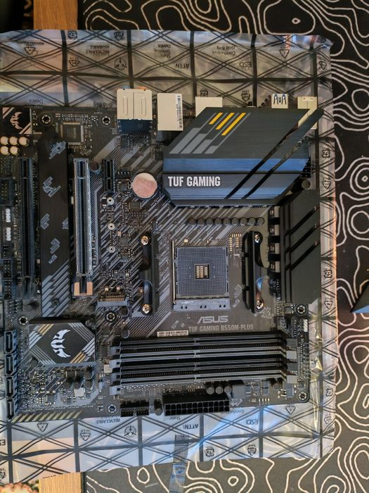 Placa de bază AM4 Asus TUF Gaming 550M-PLUS