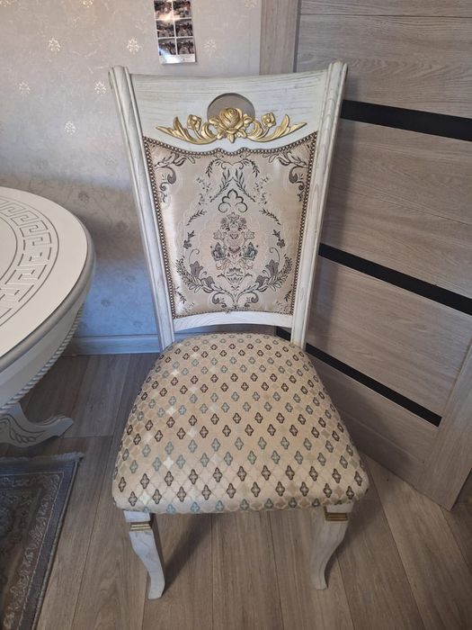 Стол и стулья продажа