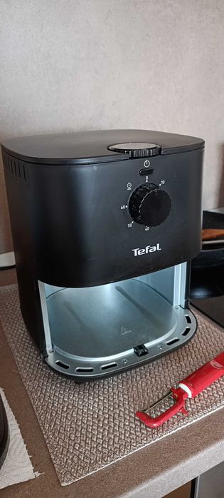 Уред за здравословно готвене (airfryer) Tefal