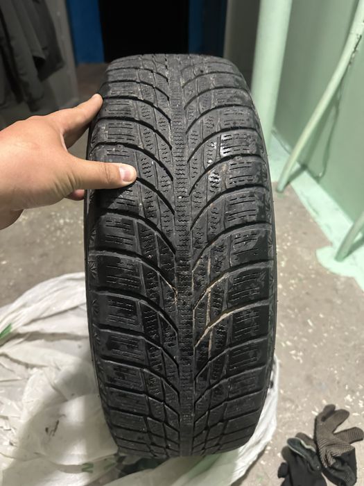 Продам диски с резиной акцент 22год