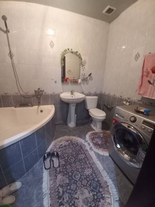 Ул . Новои. 2 х комнатная высокопотолочка 2/3/3