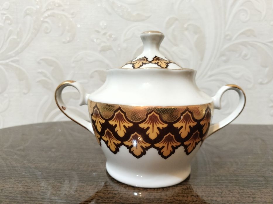 Продам посуду в отличном состоянии