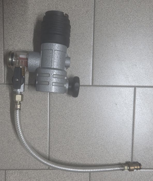 Mandrina Carota Bosch Avem si Masina Karotat Bormasina Carota  Bosch GDB 1600 DE  NOUA  PRODUS  PROFESIONAL. Vindem si 3 Carote Noi de 67, 82, 87