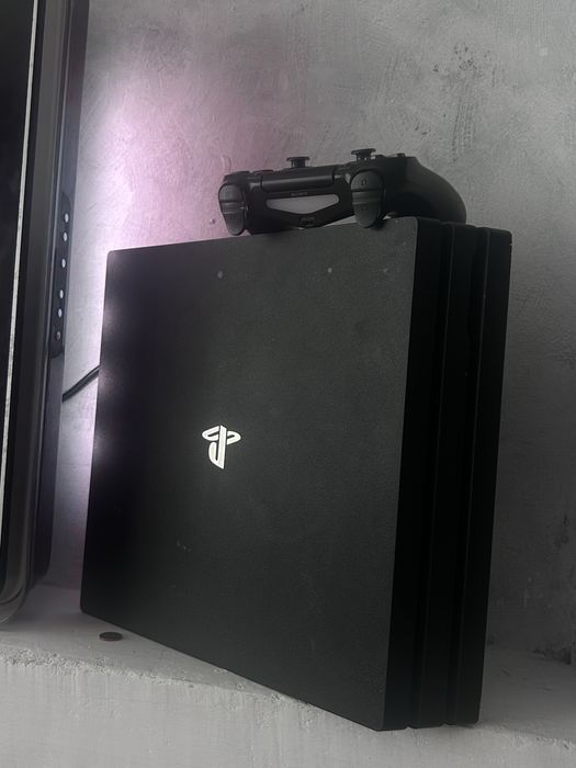 Playstatyon 4 pro