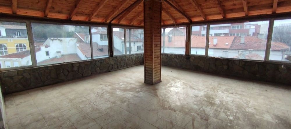 Продава се Офис в Дупница - 272 кв.м за 701 €/кв.м - Снимка #13