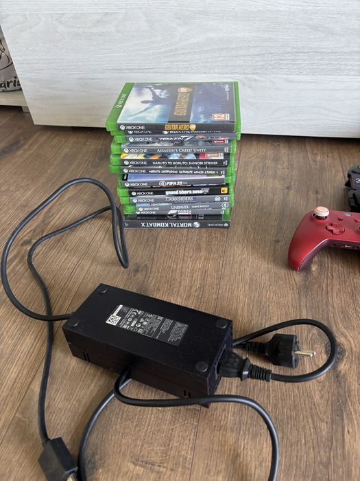 Xbox one + 2 controllere + jocuri