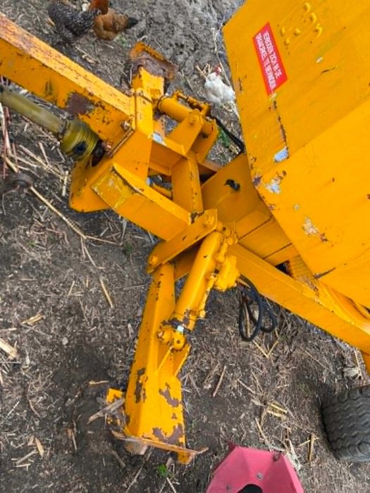 Excavator de sapat/incarcat după tractor