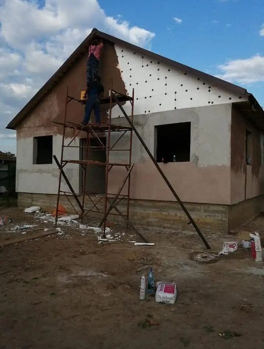 Vând și executam case modulare pe structura metalica
