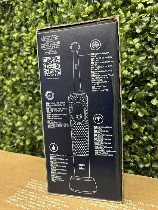 Електрическа четка за зъби Oral B Vitality Pro - нова