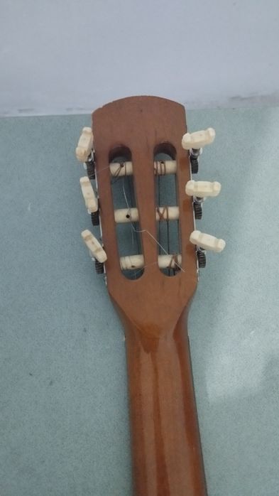 Гитара небольшая