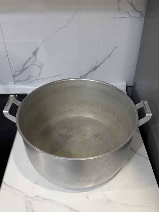 Кастрюля продается