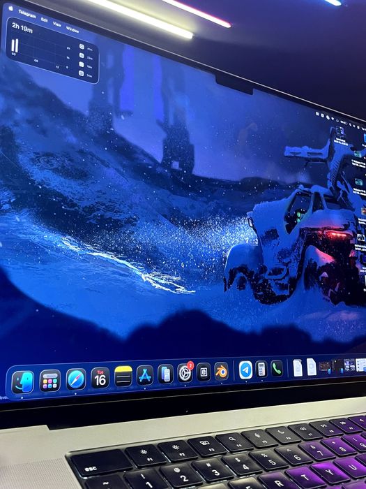 MacBook Pro 16-inch 16/512 20 coat ga yetadi quvati super laptop 10/10