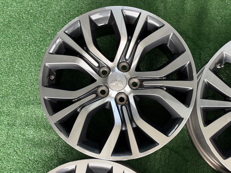 4бр. КАТО НОВИ 18” ОРИГИНАЛНИ Джанти 5х114.3 за -MITSUBISHI/HYUNDAI/KIA/MAZDA/Toyota- 7.0Jx18H2, ET38