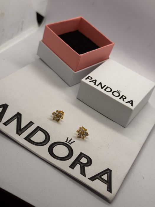 Пандора обеци Pandora
