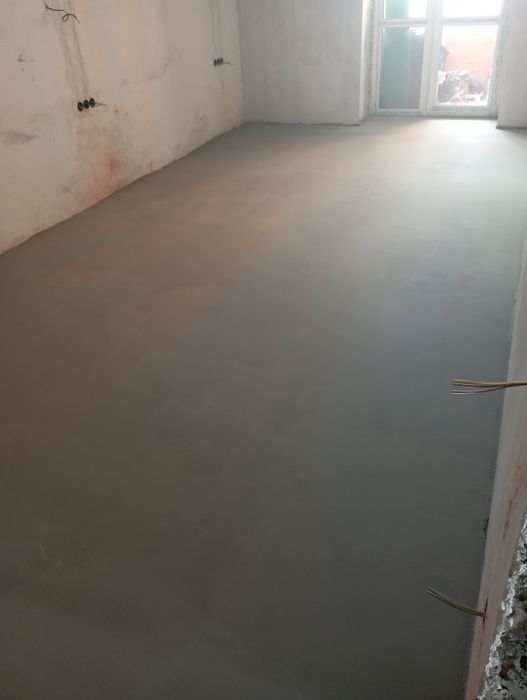 Выравнивание полов, стяжка пола.