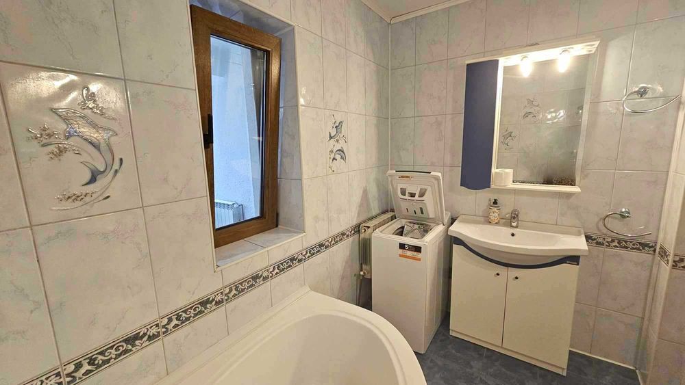 Apartament 3 camere , CENTRAL - ,INDEPENDENTEI  UMF