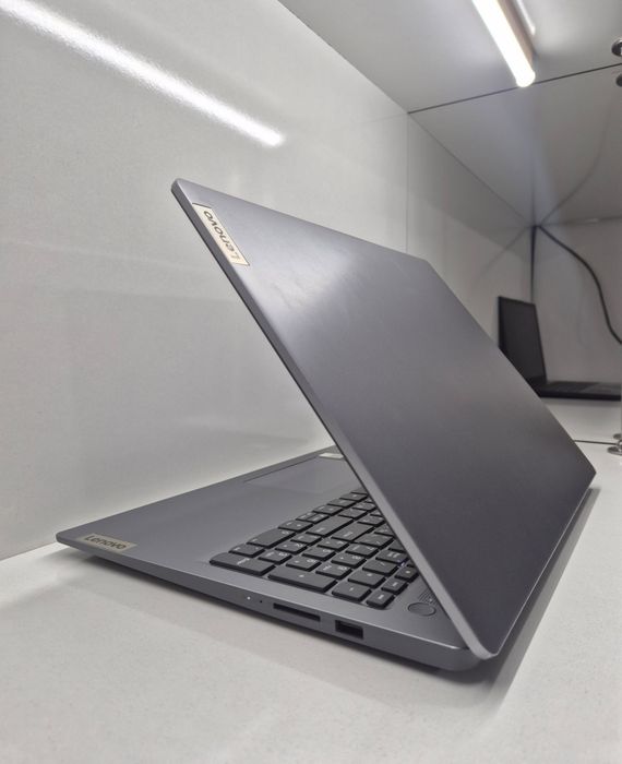 Notebook Lenovo Intel Core i3-1315U
