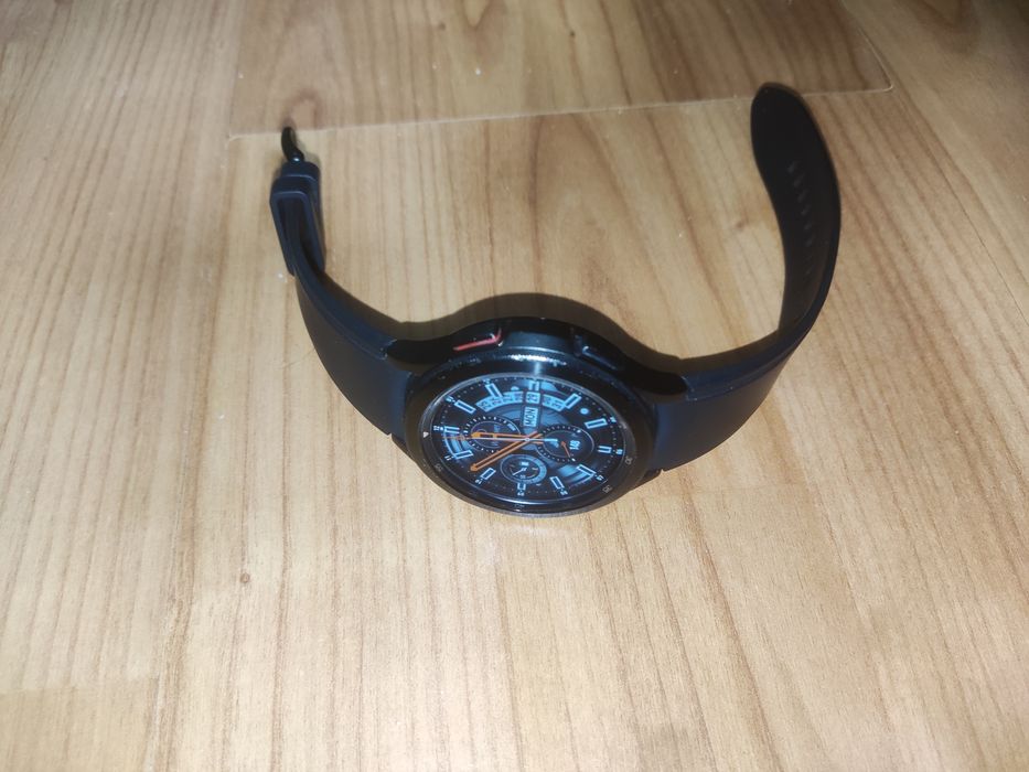 Продам смарт часы "Samsung galaxy watch 4 (3mzx) "