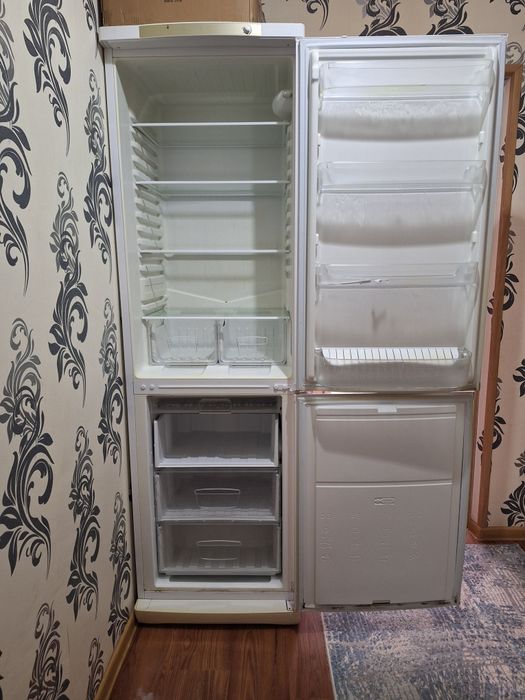 Холодильник indesit