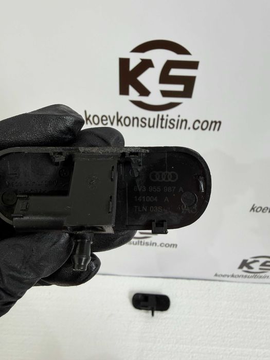 Пръскалки предно стъкло с подгрев AUDI A3 8V