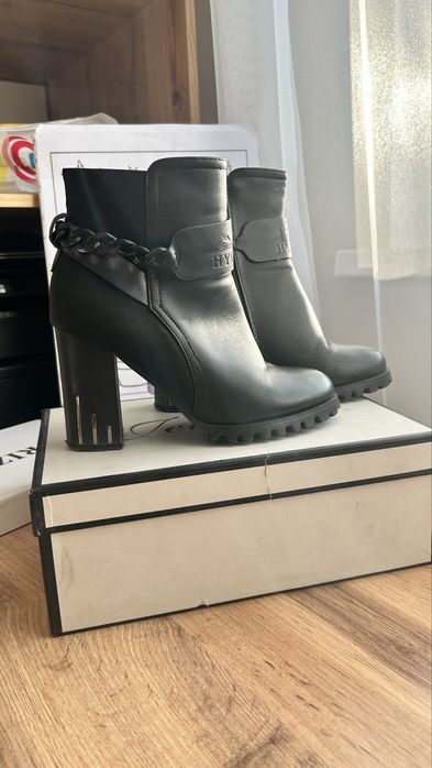 Осенний весений обувь