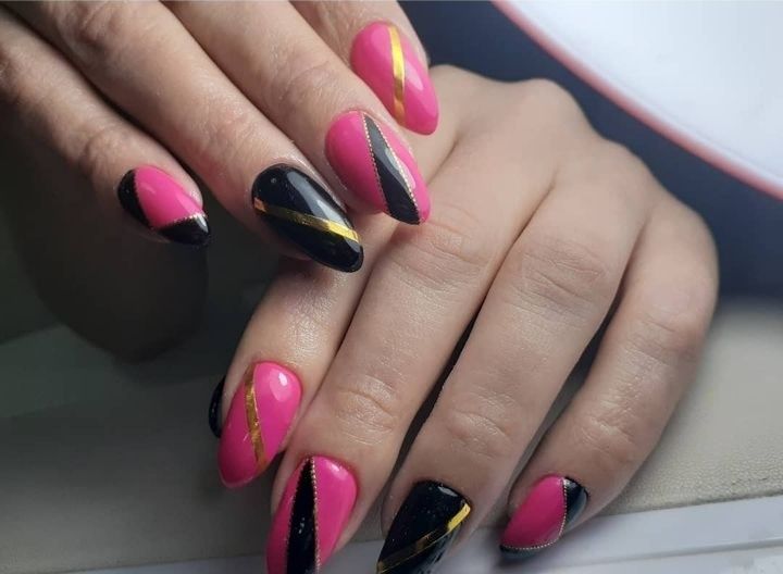 Маникюр в салоне