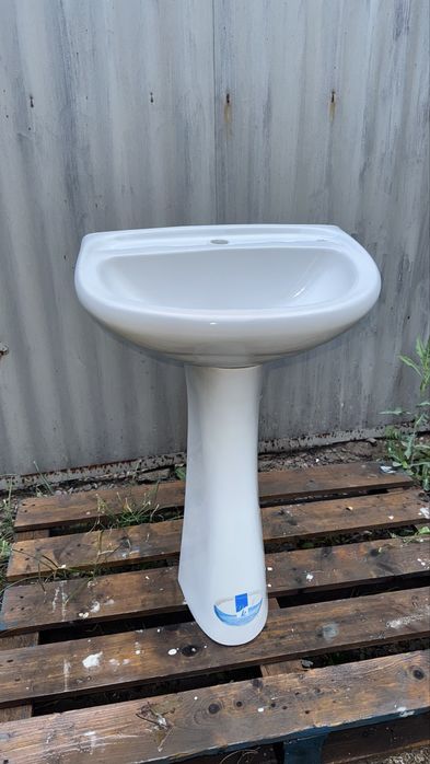 Продам раковина с ножкой