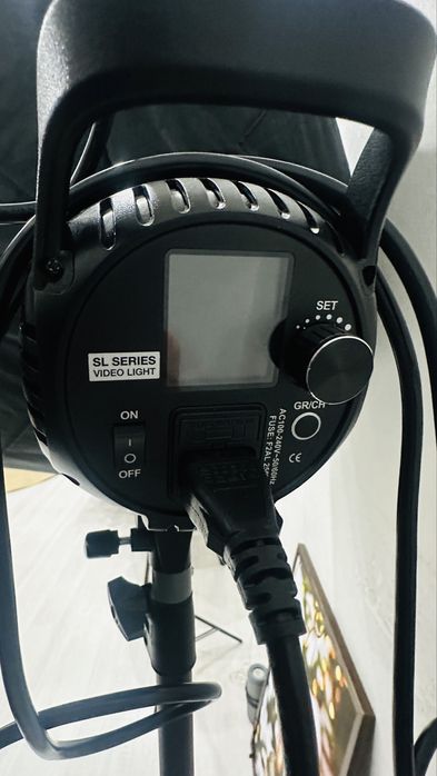 Источник света Godox SL60W+усиленный штатив