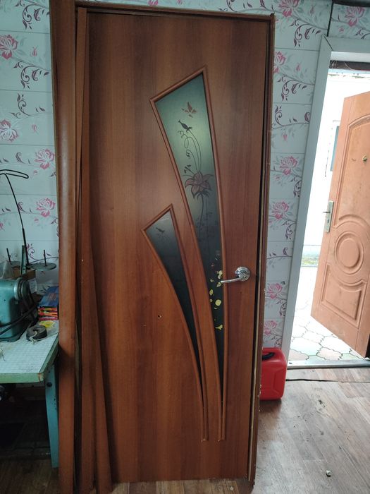 Продам межкомнатную дверь