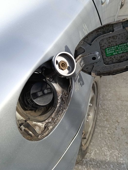 Продавам газова уредба за автомобил