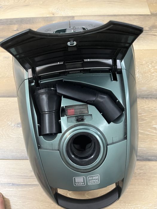 Пылесос Vitek VT-8129