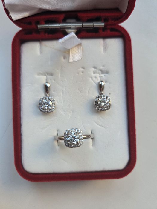 Продам набор серьги с кольцом серебро