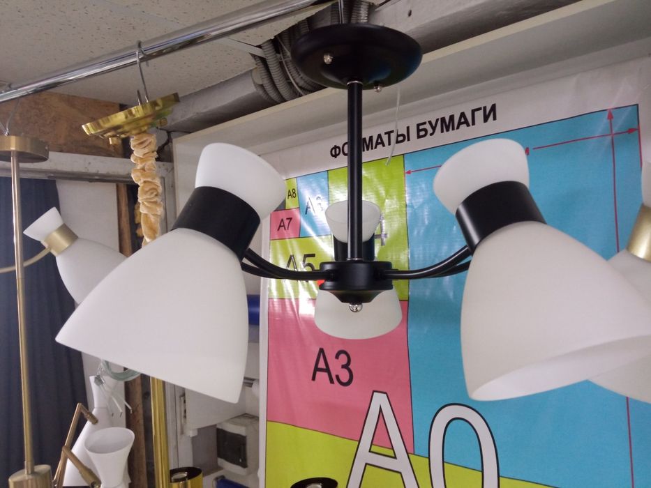 Продам люстры 5 видов