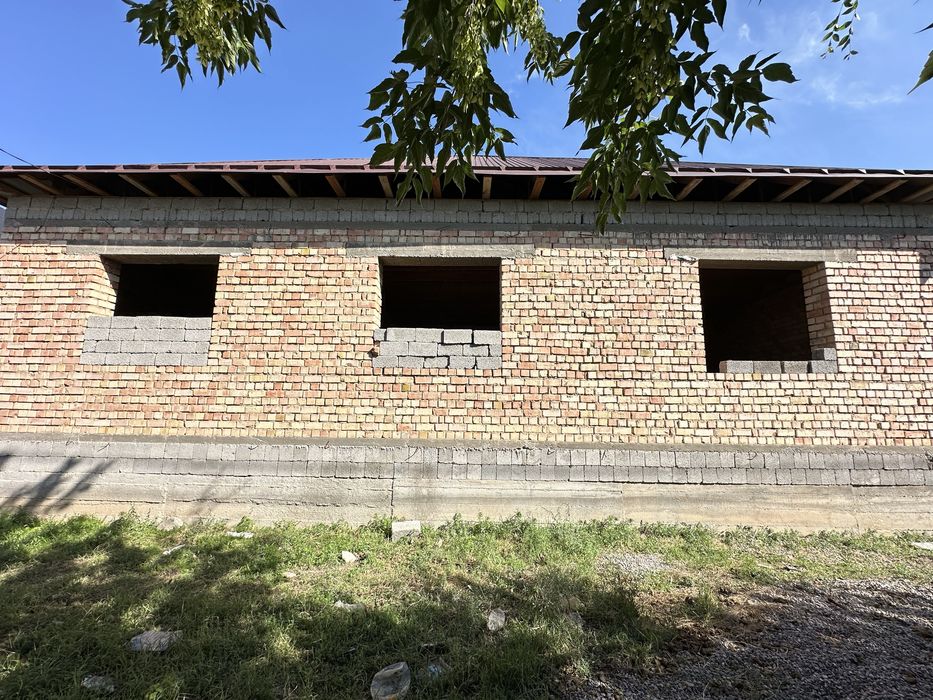 Құрылысы аяқталмаған жер үй сатылады