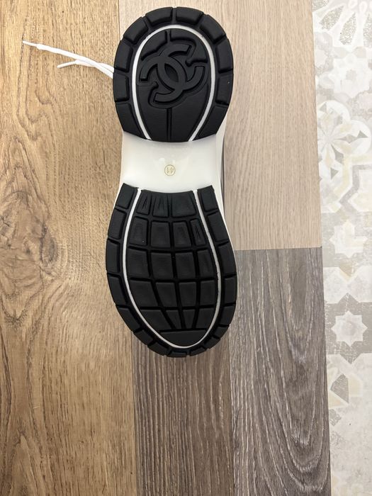 chanel runner silver