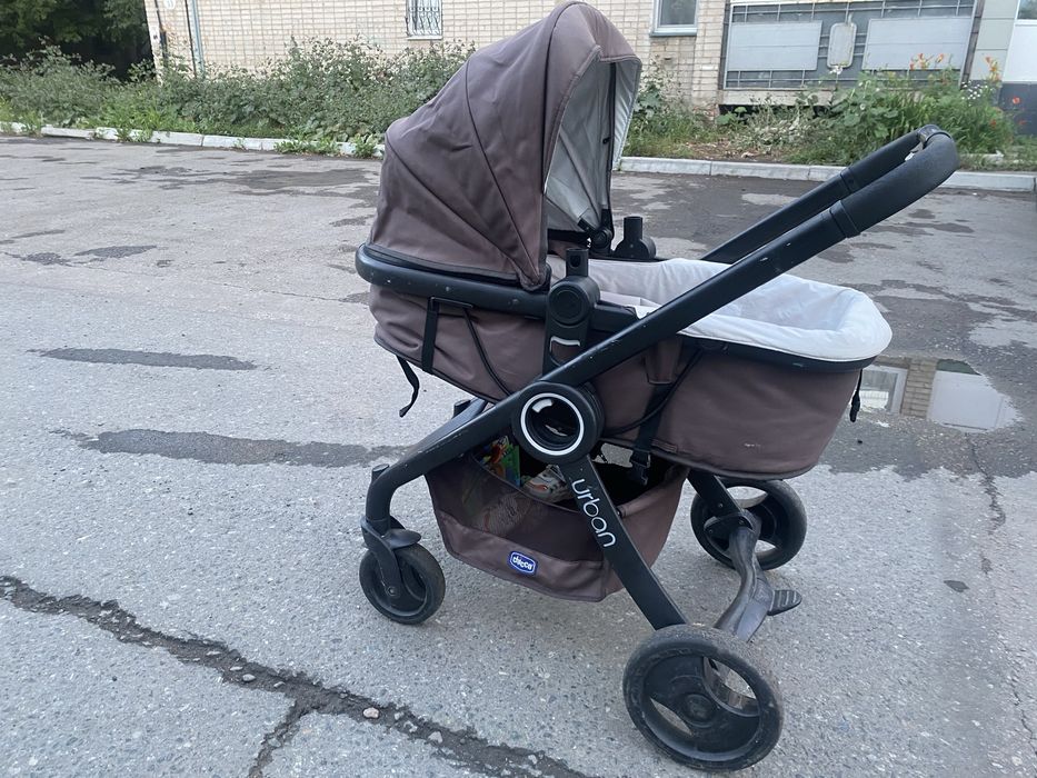 Продам коляску Chicco