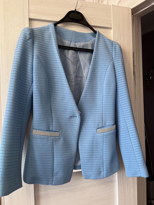 Платье, пиджаки, футболка, юбки