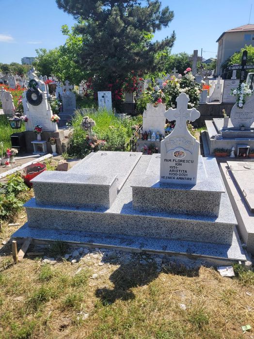 vind loc de veci cimitir Ungureni