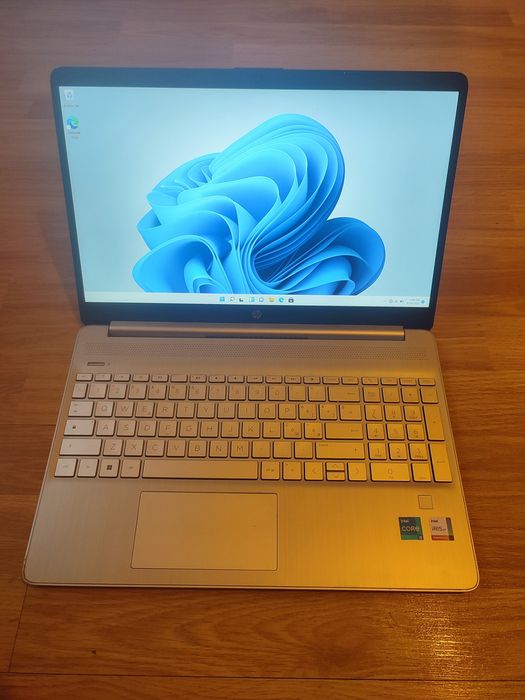Laptop HP 15 - i5-1235u/ 12Gb ddr4/ 256gb SSD/ Baterie 4h