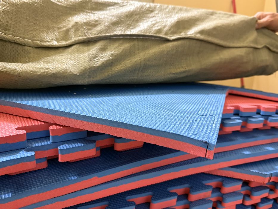 Спортивный мать Tatami в отличном состояни ,