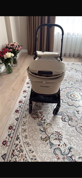 Продам коляску и спалтный блок easywalker
