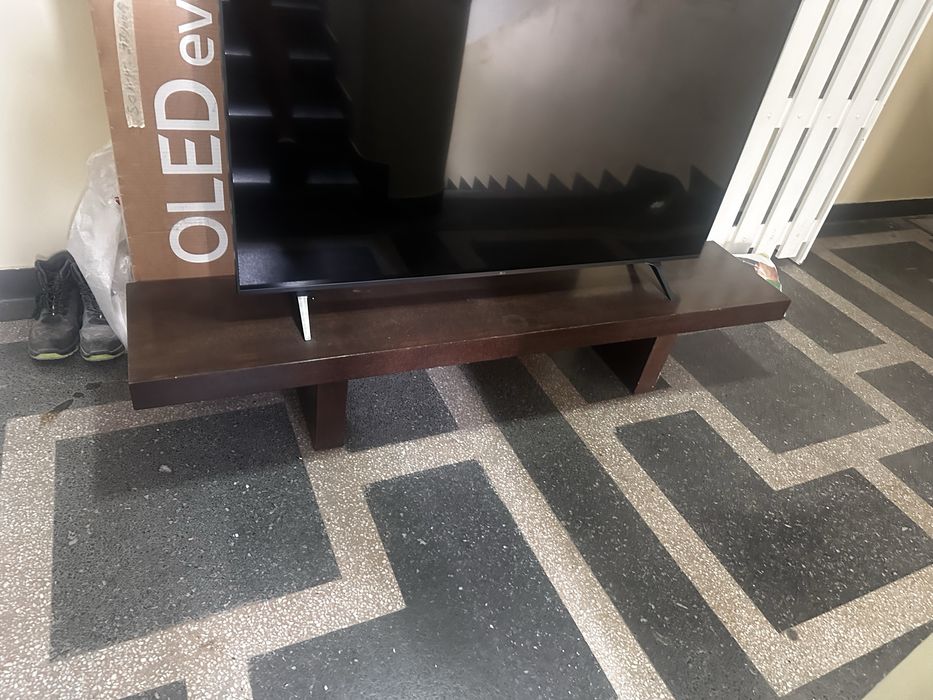 Пейка / ТВ шкаф от масив – 135х35х30 см – 100 лв.