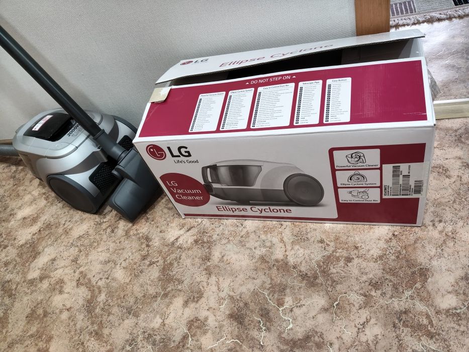 Продам Пылесос LG