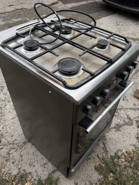 Продаю газовую плиту