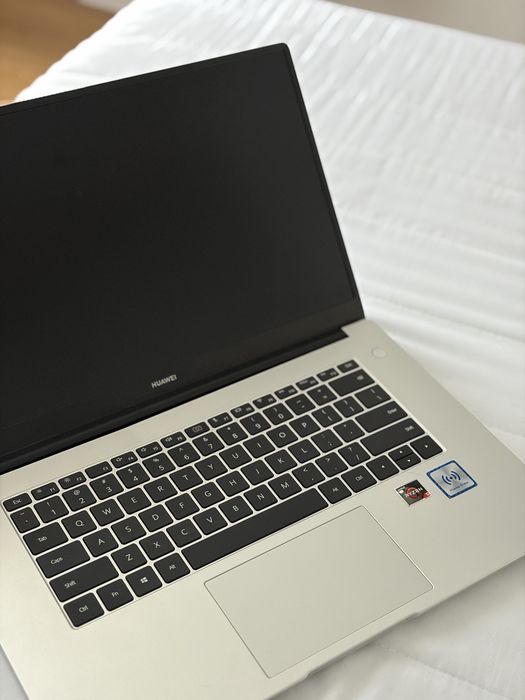 Laptop MateBook D16