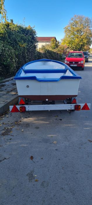 Пласмасова лодка 4м нов внос