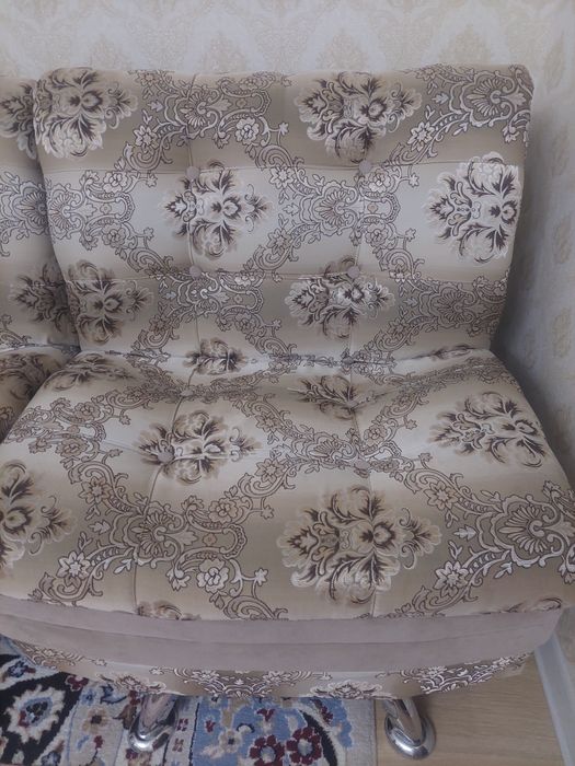 Қонақ бөлмеге 2креслосы мен 1диван