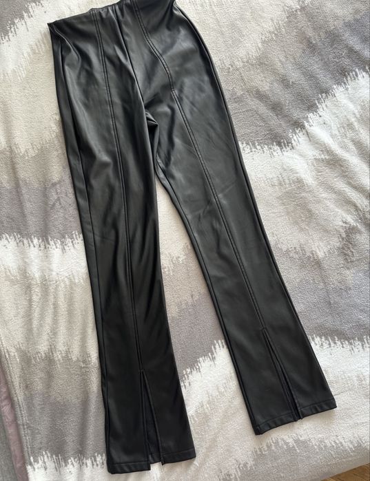 Кожен панталон с цепка